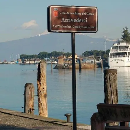 Peschiera Apartment *